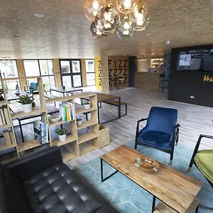 https://snoozebox-stratford.brighton-hotels-england.com