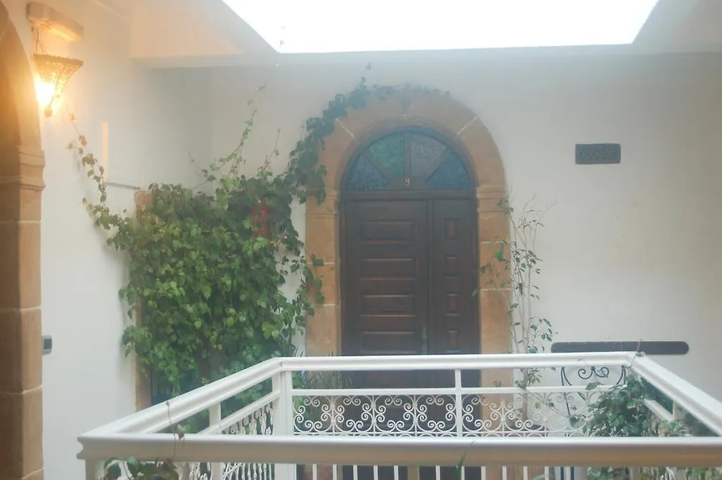 Riad Le Grand Large Εσαουίρα 2*,